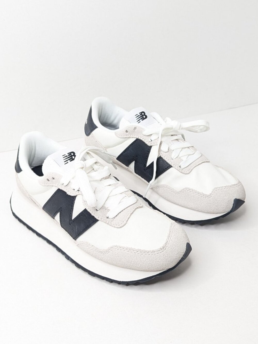 New Balance 237 Sporty Sneakers White/Black/Grey Women's 7.5
